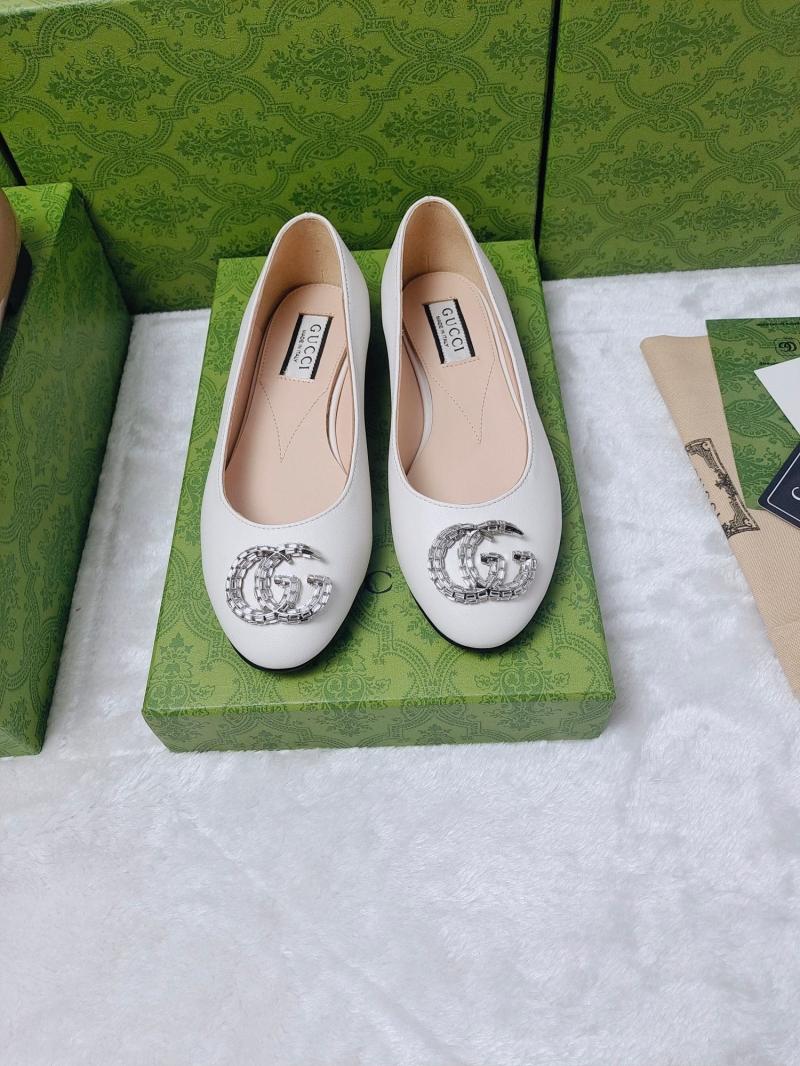 Gucci Flat Shoes